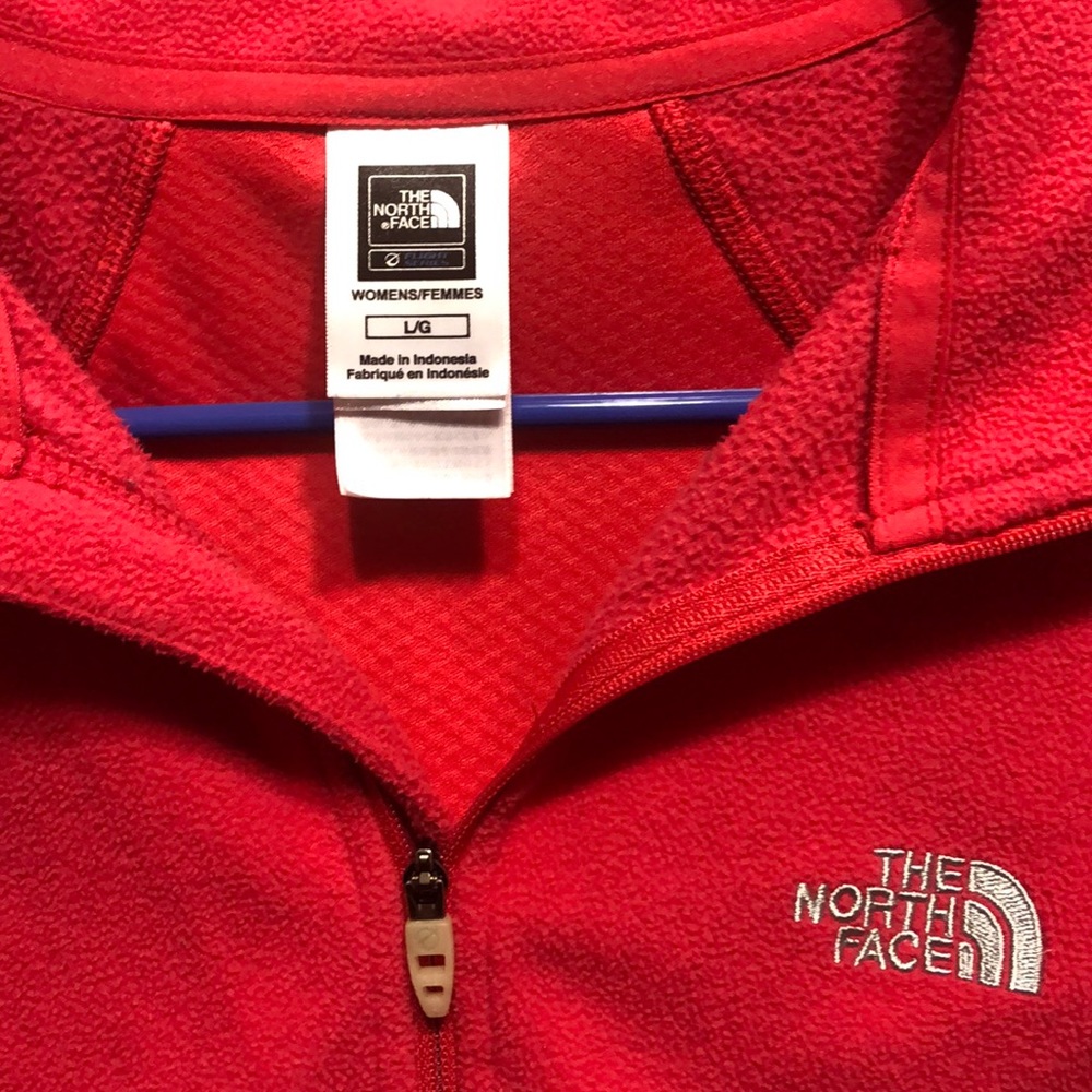The North Face Quarter Zip Fleece - Picture 2 of 3